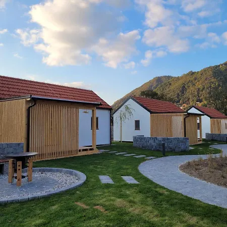 Ribiska Vasica - Fishermen's Village * Radece